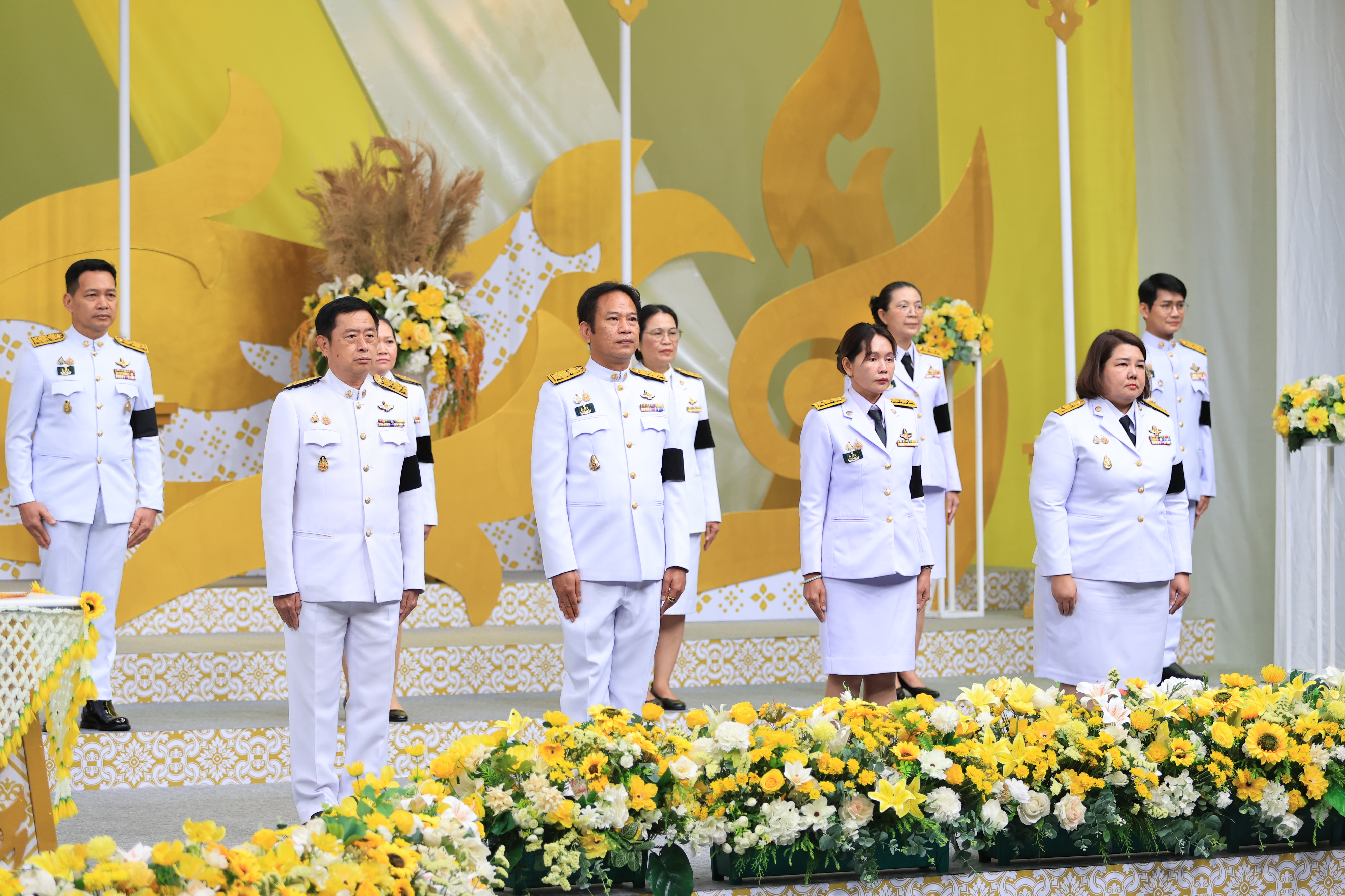 title - คณะผู้บริหาร ส.ป.ก. บันทึกเทปถวายพระพรชัยมงคล เนื่องในโอกาสมหามงคลเฉลิมพระชนมพรรษา 74 พรรษา พระบาทสมเด็จพระปรเมนทรรามาธิบดีศรีสินทร มหาวชิราลงกรณ พระวชิรเกล้าเจ้าอยู่หัว